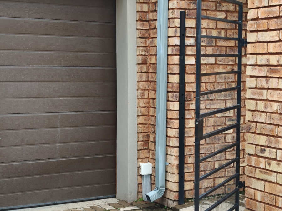 To Let 2 Bedroom Property for Rent in Ngwenya River Estate North West